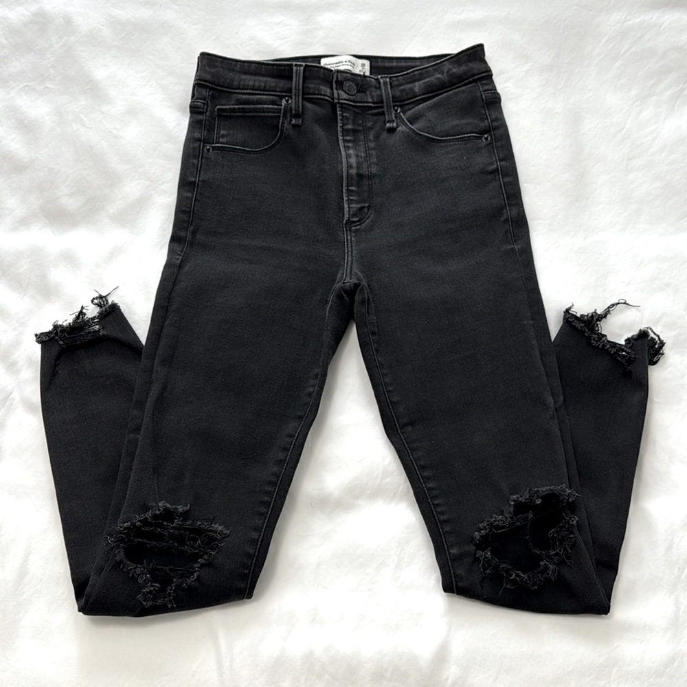 Abercrombie & Fitch High Rise Super Skinny Ankle Jeans in Black - Size: 2 Short